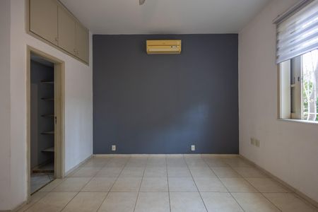 Casa à venda com 658m², 6 quartos e 2 vagas Casa à venda com 658m², 6 quartos e 2 vagasCasa 1 Quarto Suite 1
