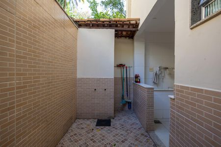 Casa à venda com 658m², 6 quartos e 2 vagas Casa à venda com 658m², 6 quartos e 2 vagasCasa 1 Área de Serviço