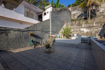 Casa à venda com 658m², 6 quartos e 2 vagas Casa à venda com 658m², 6 quartos e 2 vagasCasa 2 Quintal