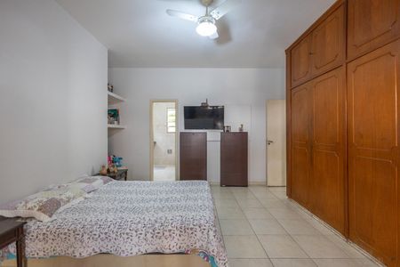 Casa à venda com 658m², 6 quartos e 2 vagas Casa à venda com 658m², 6 quartos e 2 vagasCasa 2 Quarto Suite