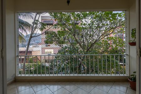 Casa à venda com 658m², 6 quartos e 2 vagas Casa à venda com 658m², 6 quartos e 2 vagasCasa 2 Sala Varanda