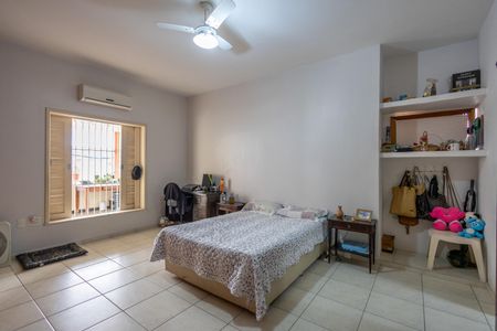 Casa à venda com 658m², 6 quartos e 2 vagas Casa à venda com 658m², 6 quartos e 2 vagasCasa 2 Quarto Suite