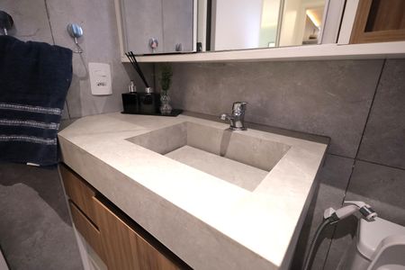 Apartamento à venda com 61m², 2 quartos e 1 vaga Apartamento à venda com 61m², 2 quartos e 1 vagaBanheiro da Suíte