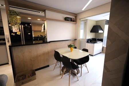 Apartamento à venda com 61m², 2 quartos e 1 vaga Apartamento à venda com 61m², 2 quartos e 1 vagaSala de Jantar