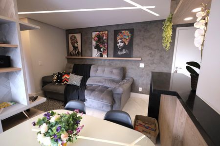 Apartamento à venda com 61m², 2 quartos e 1 vaga Apartamento à venda com 61m², 2 quartos e 1 vagaSala