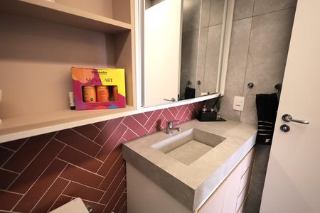 Apartamento à venda com 61m², 2 quartos e 1 vaga Apartamento à venda com 61m², 2 quartos e 1 vagaBanheiro