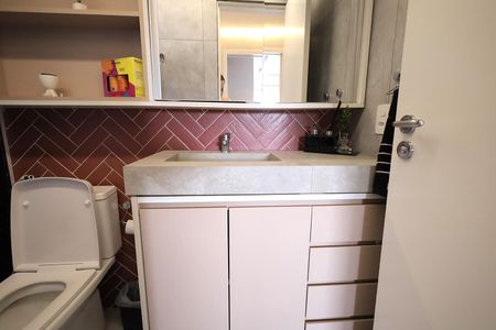 Apartamento à venda com 61m², 2 quartos e 1 vaga Apartamento à venda com 61m², 2 quartos e 1 vagaBanheiro