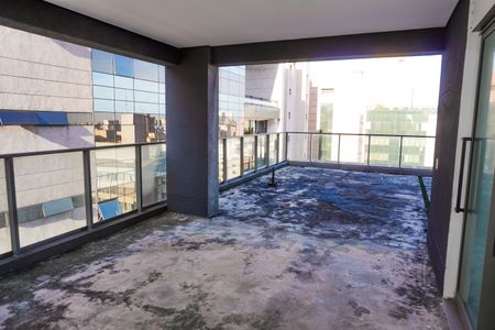 Apartamento à venda com 347m², 3 quartos e 4 vagasCobertura