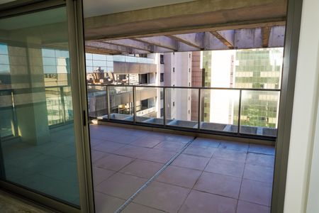 Apartamento à venda com 347m², 3 quartos e 4 vagasVaranda da Suíte 3