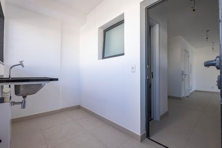 Apartamento à venda com 195m², 3 quartos e 3 vagas Apartamento à venda com 195m², 3 quartos e 3 vagasÁrea de Serviço