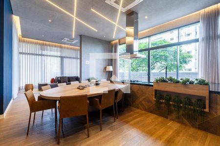 Apartamento à venda com 195m², 3 quartos e 3 vagas Apartamento à venda com 195m², 3 quartos e 3 vagasÁrea comum - Salão de Festas