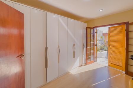 Casa à venda com 250m², 3 quartos e 2 vagasCloset da suíte