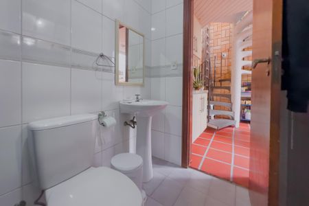 Casa à venda com 250m², 3 quartos e 2 vagasBanheiro de Serviço