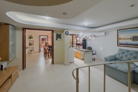 Casa à venda com 250m², 3 quartos e 2 vagasSala