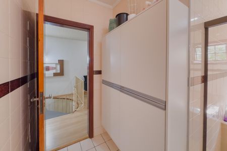 Casa à venda com 250m², 3 quartos e 2 vagasBanheiro Corredor