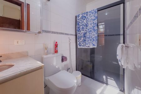 Casa à venda com 250m², 3 quartos e 2 vagasBanheiro da Suíte