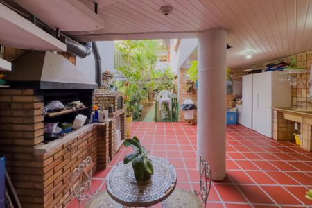 Casa à venda com 250m², 3 quartos e 2 vagasÁrea comum - Churrasqueira