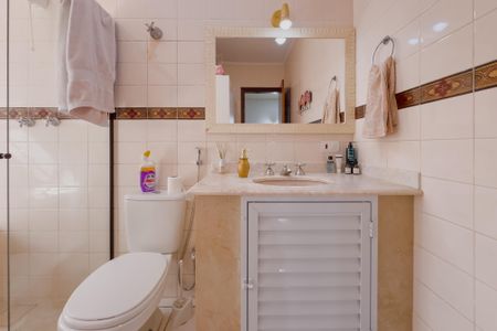 Casa à venda com 250m², 3 quartos e 2 vagasBanheiro Corredor