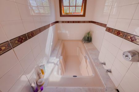 Casa à venda com 250m², 3 quartos e 2 vagasBanheiro Corredor