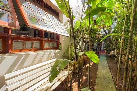 Casa à venda com 250m², 3 quartos e 2 vagasÁrea comum - Jardim