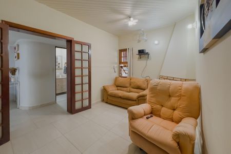 Casa à venda com 250m², 3 quartos e 2 vagasSala de TV