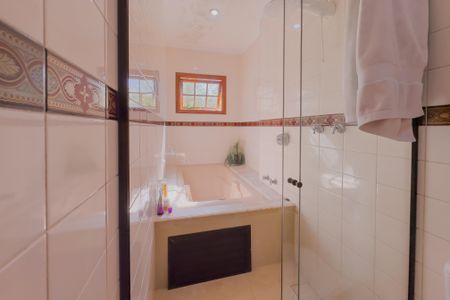 Casa à venda com 250m², 3 quartos e 2 vagasBanheiro Corredor