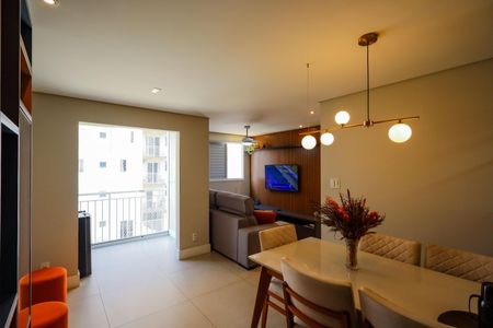 Apartamento à venda com 63m², 2 quartos e 1 vaga Apartamento à venda com 63m², 2 quartos e 1 vagaSala de jantar