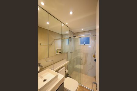 Apartamento à venda com 63m², 2 quartos e 1 vaga Apartamento à venda com 63m², 2 quartos e 1 vagaBanheiro Social