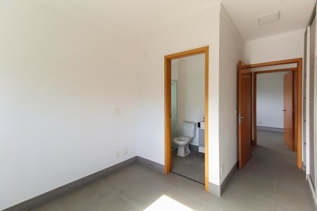 Apartamento à venda com 77m², 2 quartos e 2 vagas Apartamento à venda com 77m², 2 quartos e 2 vagasSuíte