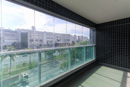 Apartamento à venda com 77m², 2 quartos e 2 vagas Apartamento à venda com 77m², 2 quartos e 2 vagasVaranda