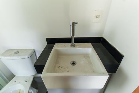 Apartamento à venda com 77m², 2 quartos e 2 vagas Apartamento à venda com 77m², 2 quartos e 2 vagasBanheiro da Suíte