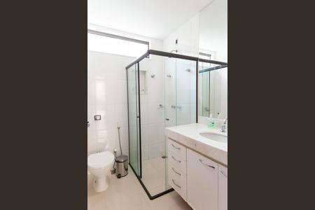 Casa de condomínio à venda com 500m², 5 quartos e 6 vagas Casa de condomínio à venda com 500m², 5 quartos e 6 vagasBanheiro Social