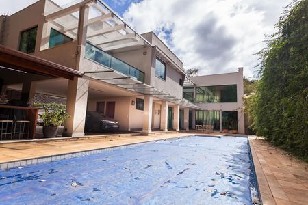 Casa de condomínio à venda com 500m², 5 quartos e 6 vagas Casa de condomínio à venda com 500m², 5 quartos e 6 vagasPiscina