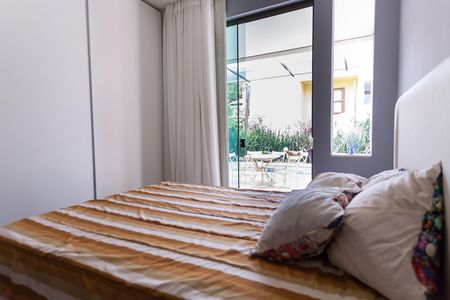 Casa de condomínio à venda com 500m², 5 quartos e 6 vagas Casa de condomínio à venda com 500m², 5 quartos e 6 vagasQuarto 2