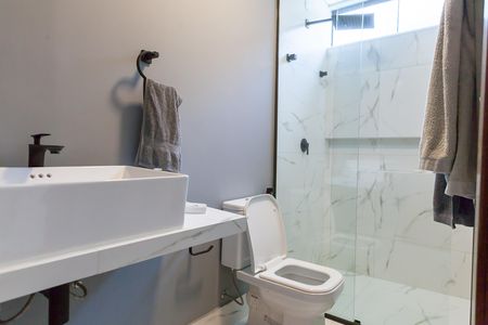 Casa de condomínio à venda com 500m², 5 quartos e 6 vagas Casa de condomínio à venda com 500m², 5 quartos e 6 vagasBanheiro Suíte 3