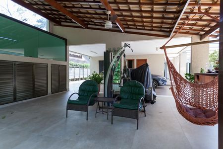 Casa de condomínio à venda com 500m², 5 quartos e 6 vagas Casa de condomínio à venda com 500m², 5 quartos e 6 vagasÁrea externa