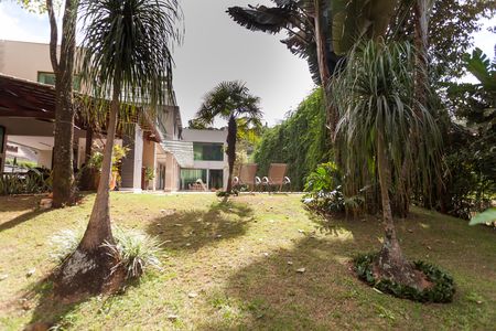 Casa de condomínio à venda com 500m², 5 quartos e 6 vagas Casa de condomínio à venda com 500m², 5 quartos e 6 vagasQuintal