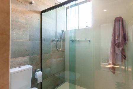 Casa de condomínio à venda com 500m², 5 quartos e 6 vagas Casa de condomínio à venda com 500m², 5 quartos e 6 vagasBanheiro Suíte 1