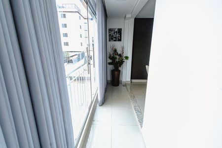 Apartamento à venda com 79m², 3 quartos e 2 vagas Apartamento à venda com 79m², 3 quartos e 2 vagasVaranda - Sala