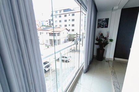 Apartamento à venda com 79m², 3 quartos e 2 vagas Apartamento à venda com 79m², 3 quartos e 2 vagasVaranda - Sala