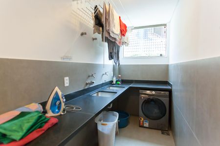 Casa de condomínio à venda com 390m², 5 quartos e 4 vagasÁrea de Serviço