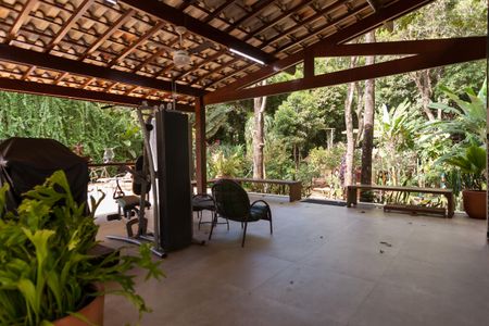 Casa de condomínio à venda com 390m², 5 quartos e 4 vagasÁrea externa