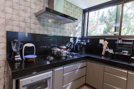 Casa de condomínio à venda com 390m², 5 quartos e 4 vagasCozinha