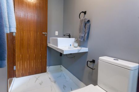 Casa de condomínio à venda com 390m², 5 quartos e 4 vagasbanheiro suite 3