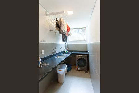 Casa de condomínio à venda com 390m², 5 quartos e 4 vagasÁrea de Serviço