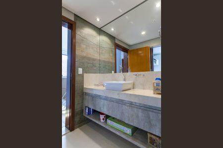 Casa de condomínio à venda com 390m², 5 quartos e 4 vagasBanheiro Suíte