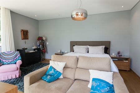 Casa de condomínio à venda com 390m², 5 quartos e 4 vagasSuíte 2