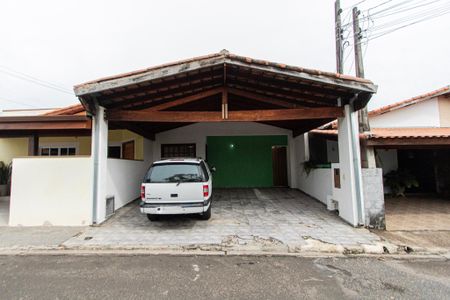 Casa de condomínio para alugar com 120m², 3 quartos e 3 vagasFachada