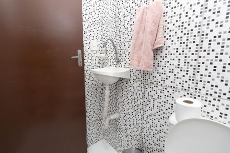 Casa à venda com 85m², 2 quartos e 1 vagaLavabo