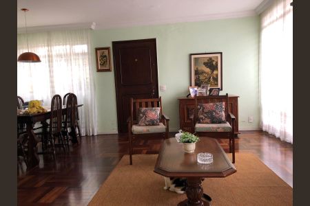 Casa à venda com 153m², 3 quartos e 2 vagas Casa à venda com 153m², 3 quartos e 2 vagasSala